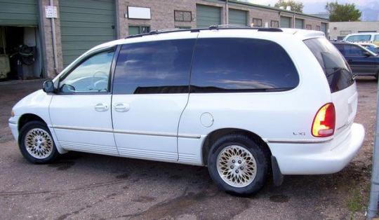 1997 Chrysler town country #5