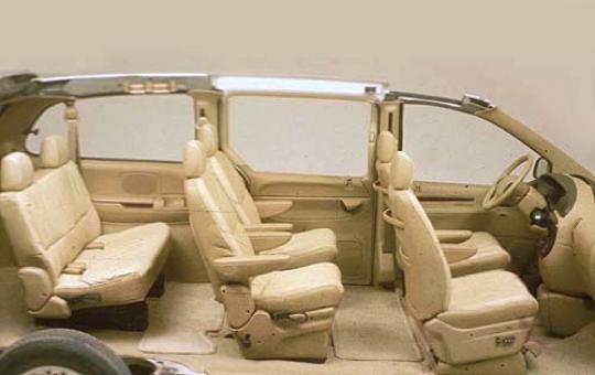 2007 Chrysler town and country minivan #4