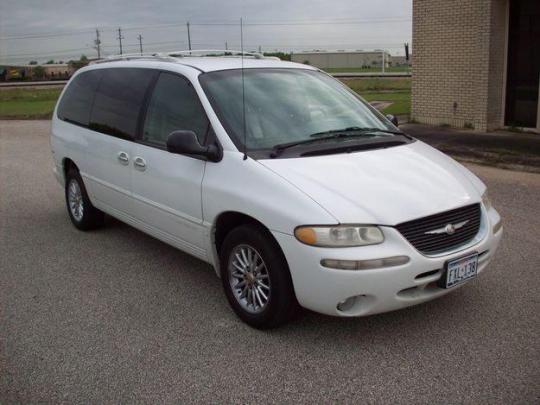 1999 Chrysler town country minivan #3