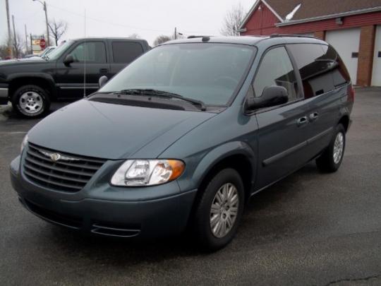 2005 Chrysler town country recall #4