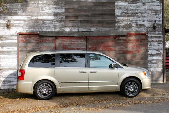 Chrysler minivan recall 2011 #4