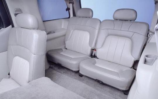 Gmc envoy xl seating capacity