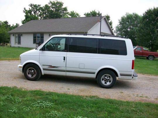 1998 Gmc safari towing capacity