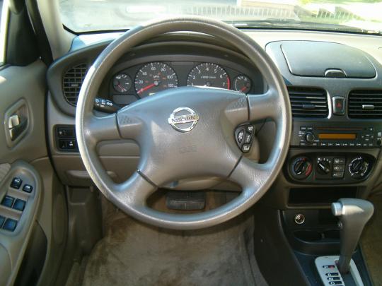 2005 Nissan sentra tire size