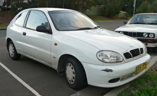 toyota corolla owners workshop manual models covered toyota corolla deluxe le sedan and deluxe liftback front wheel drive versions with 16 liter