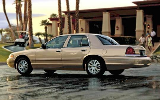 2004 Ford crown victoria towing capacity #10