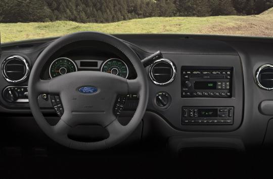 What is the towing capacity of a 2006 ford expedition #8