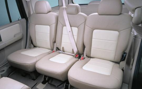 2003 Ford expedition gas tank size