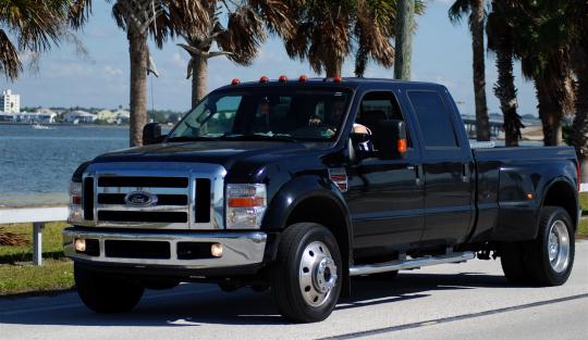 Ford f 450 crew cab pickup truck