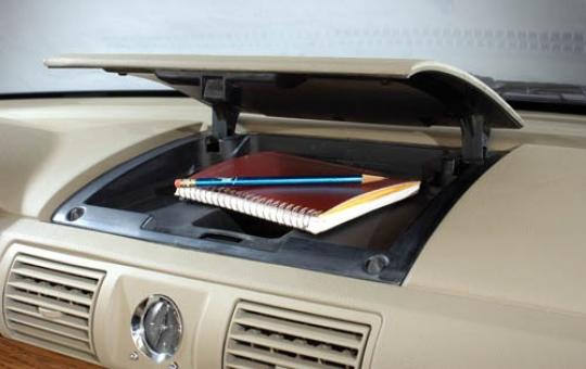 2005 Ford freestar carpet