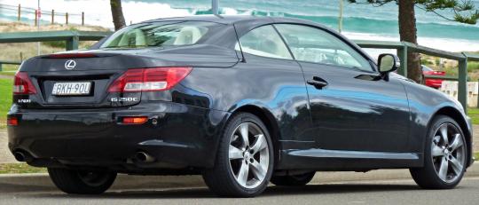 https://www.autodetective.com/_upload/photos/lexus/is%20250%20c/2010/6073.jpg