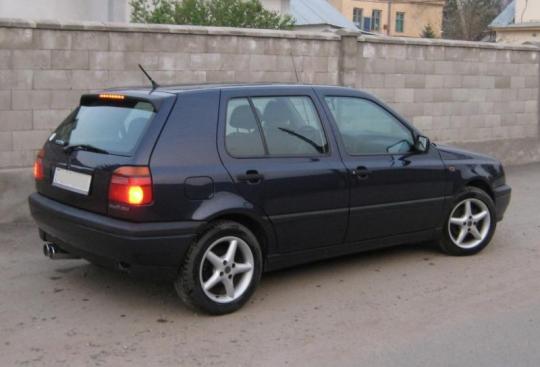 1994 Volkswagen Golf - VIN: 3VWFB81H0RM046958 ...