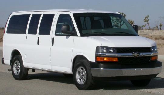 2009 chevrolet express 2500 cargo van specs