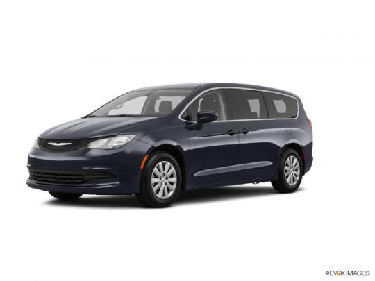 2020 Chrysler Voyager Photo 1