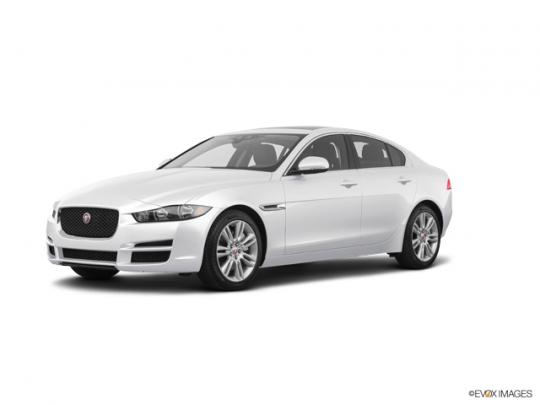 2019 Jaguar XE Photo 1