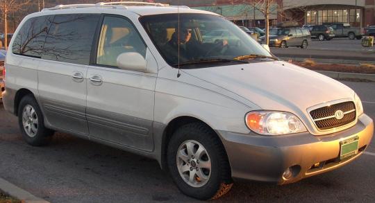 2004 kia sedona van