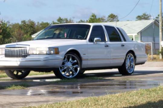 1994 lincoln town car cartier