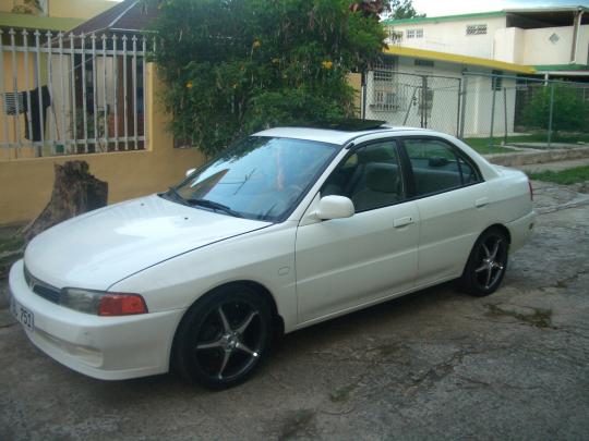Mitsubishi mirage 1999