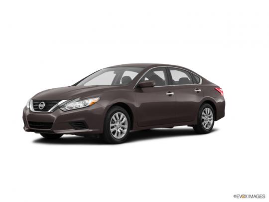 2016 Nissan Altima Photo 1