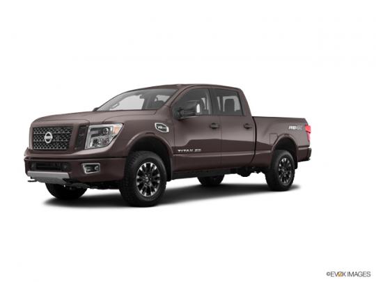 2019 Nissan Titan XD Photo 1