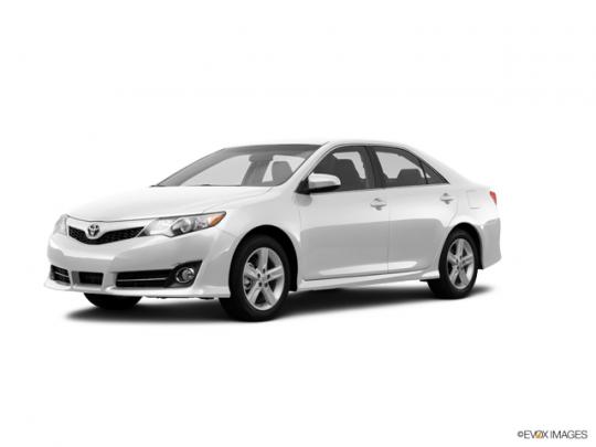 2014 Toyota Camry Photo 1