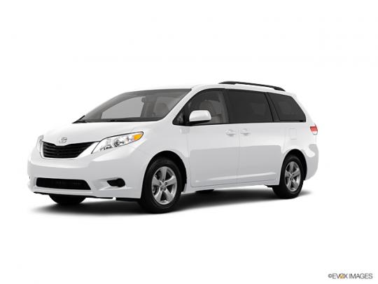 2013 Toyota Sienna Photo 1