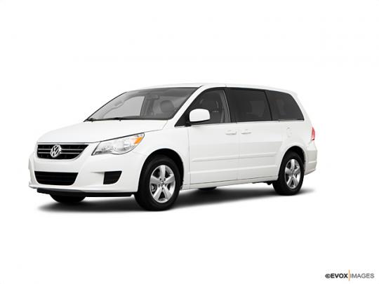 2010 Volkswagen Routan Photo 1