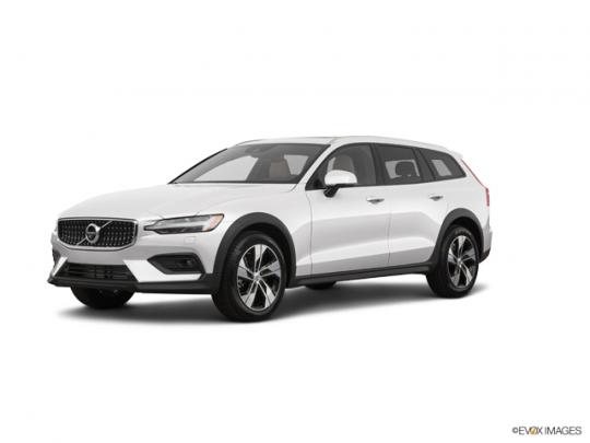 2020 Volvo V60 Cross Country Photo 1