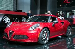 2015 Alfa Romeo 4C Photo 1