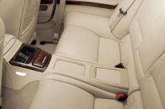 2013 BMW 3-Series interior