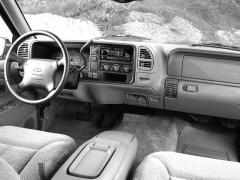 1997 Chevrolet Suburban Photo 3