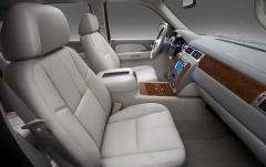 2011 Chevrolet Suburban interior