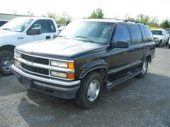 1996 Chevrolet Tahoe Photo 2