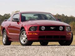 2005 Ford Mustang Photo 3
