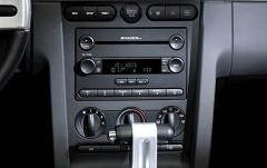 2009 Ford Mustang interior
