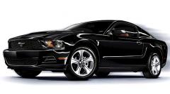 2011 Ford Mustang Photo 2
