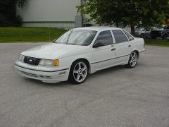 1990 Ford Taurus Photo 1