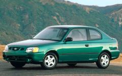 2000 Hyundai Accent exterior