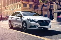 2017 Hyundai Sonata Hybrid exterior