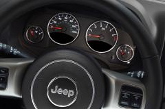2015 Jeep Compass interior