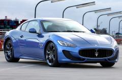 2016 Maserati GranTurismo exterior