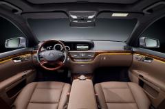 2010 Mercedes-Benz S-Class interior