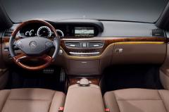 2010 Mercedes-Benz S-Class interior