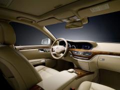 2010 Mercedes-Benz S-Class Photo 3