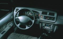 1998 Nissan Frontier interior