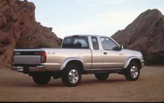 1999 Nissan Frontier exterior