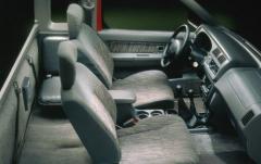 1999 Nissan Frontier interior