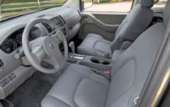 2005 Nissan Frontier interior