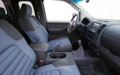 2007 Nissan Frontier interior