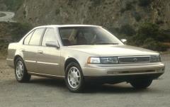 1991 Nissan Maxima exterior